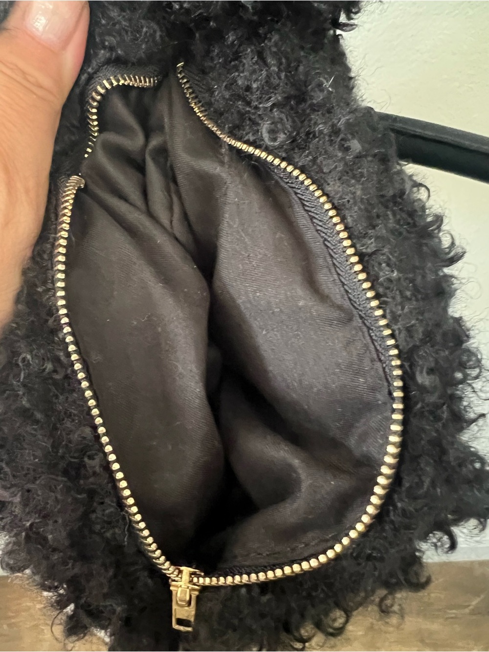 Black Shearling Sheep Bag NWT - Picture 3 of 7